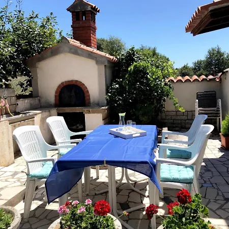 Nives Mare Holliday House Holiday home Rovinj