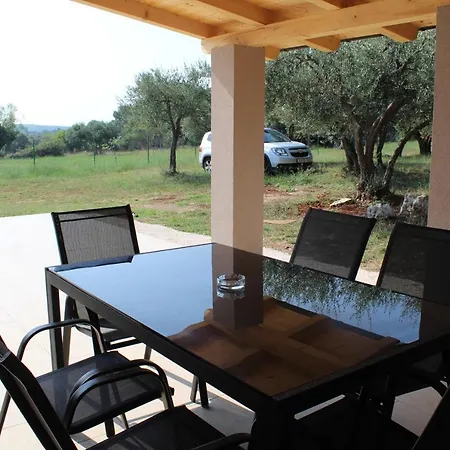 Nives Mare Holliday House Holiday home *