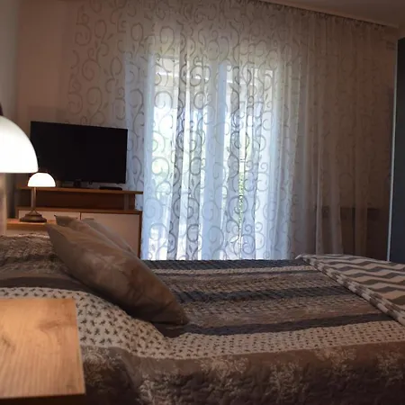 Nives Mare Holliday House Holiday home *
