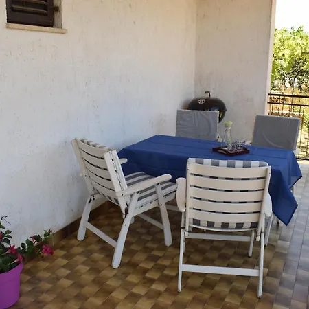 Nives Mare Holliday House *