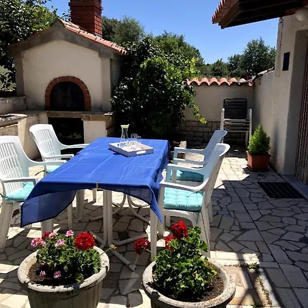 Holiday home Nives Mare Holliday House *