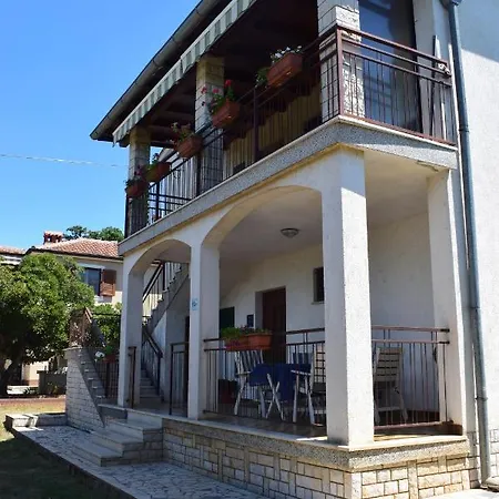 Nives Mare Holliday House *