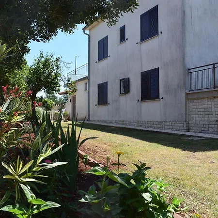 Holiday home Nives Mare Holliday House
